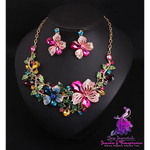 Luxury Flower Crystal Clavicle Set