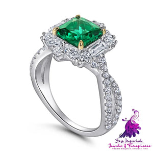 Princess-shaped Engagement Ring