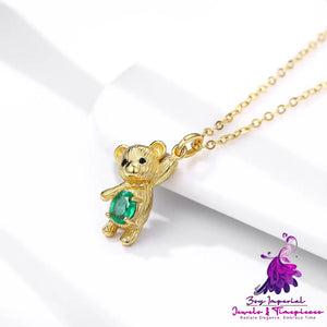 Dan Shaped Emerald Bears Necklace Set