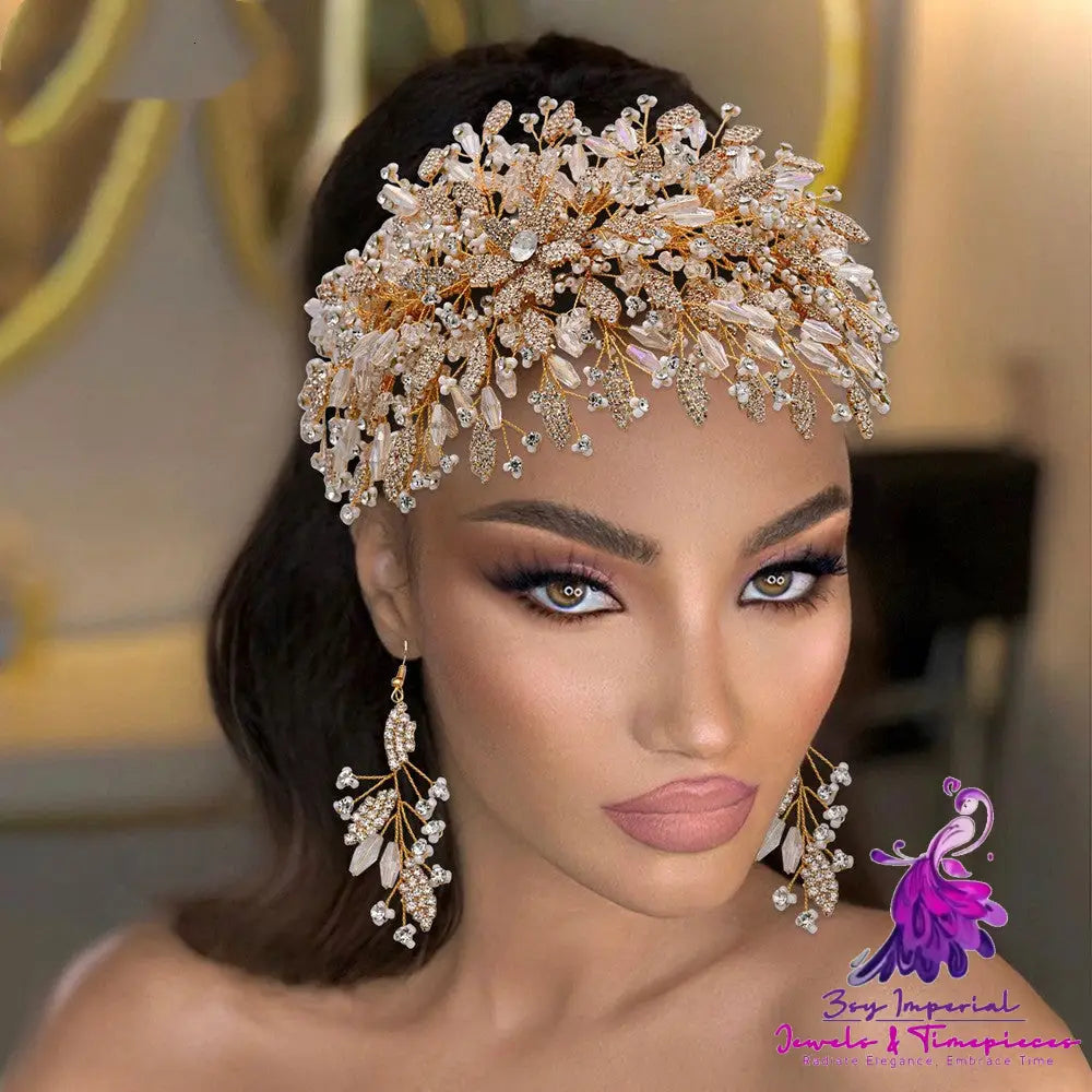 Exaggerated Gold Bridal Hair Accessory