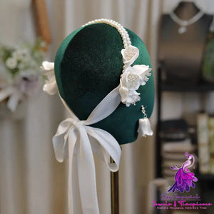 Bride’s White Temperament Satin Hair Accessory