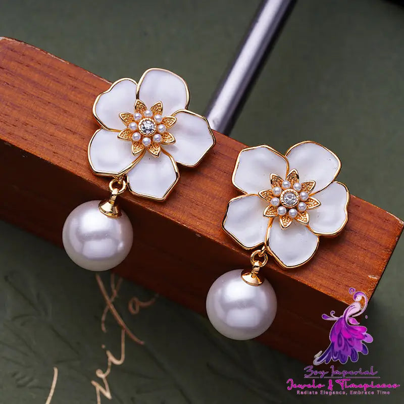 Retro Camellia Earrings