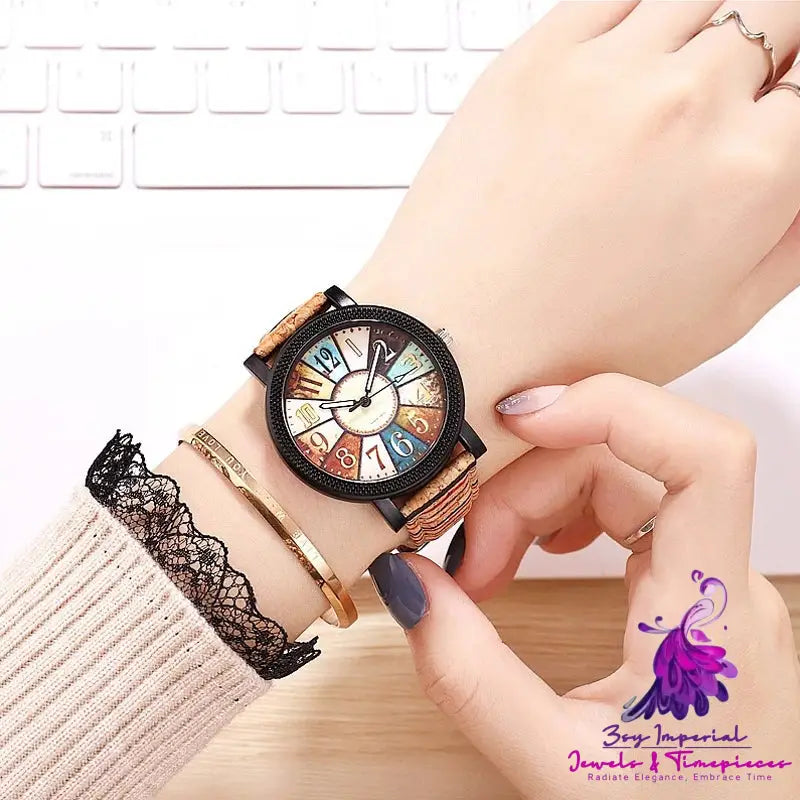 Vintage Leather Women’s Quartz Watch