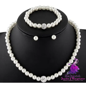 Classic Pearl Necklace