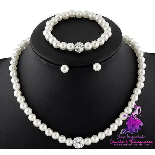 Classic Pearl Necklace