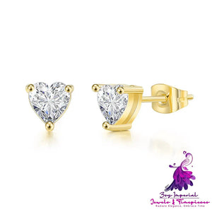 Classic Simple Romantic Three-claw Loving Heart Zircon Stud