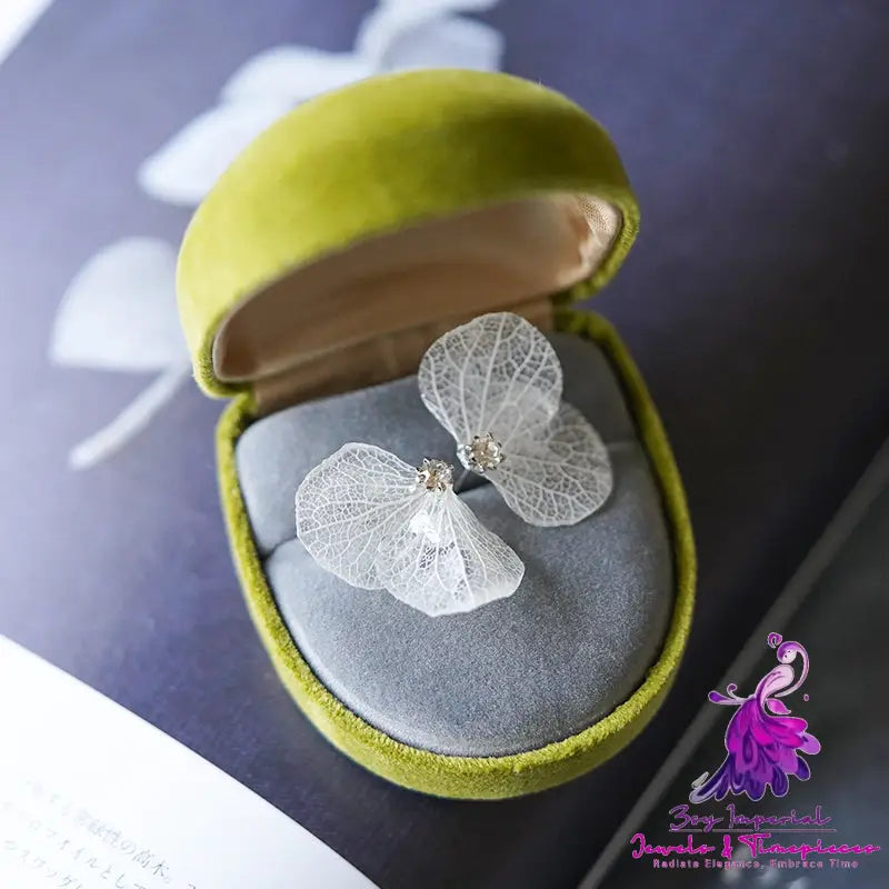 Immortal Flower Air Ear Clip