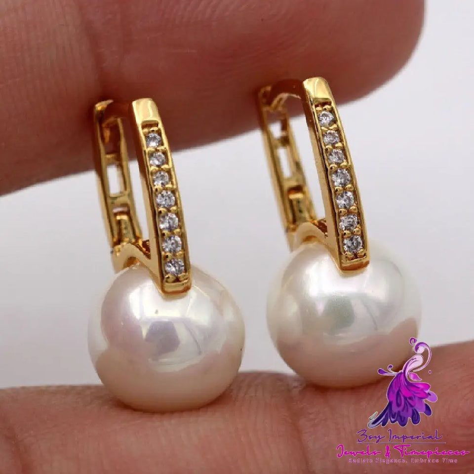 Gold Pearl Ear Clip