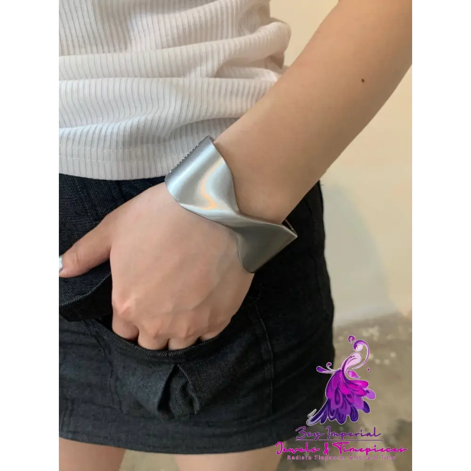 Cool Bow Cold Metal Bracelet