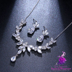 Cool Luxurious Pendant Necklace