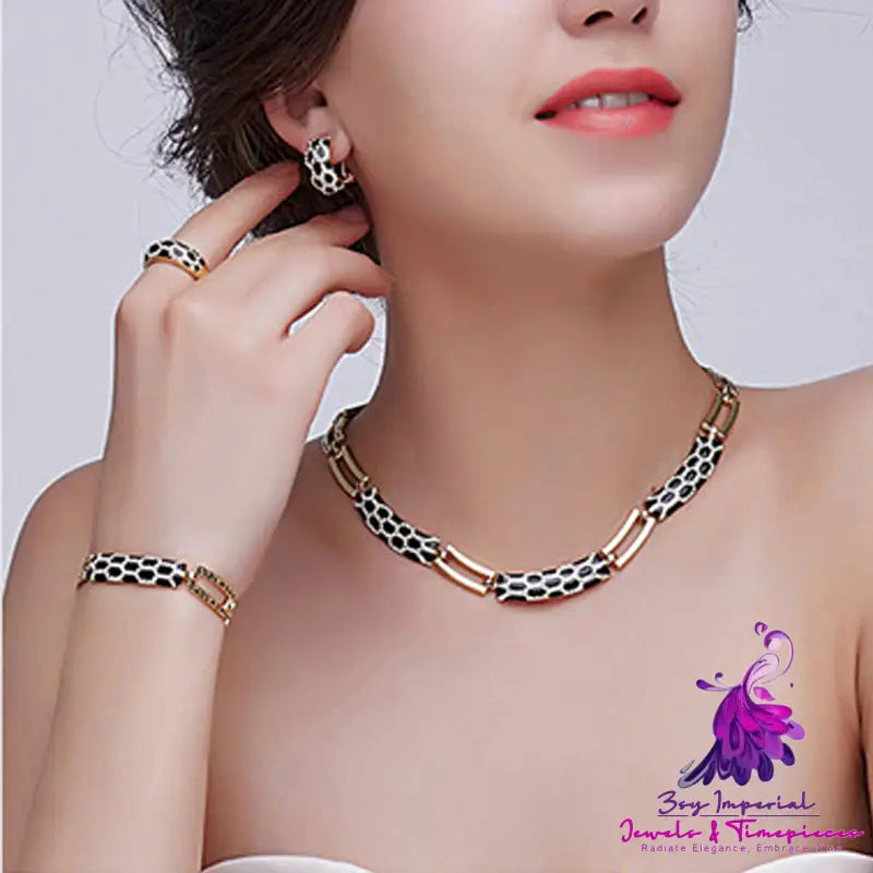 Women’s Costume Jewelry Set