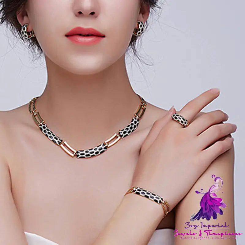 Women’s Costume Jewelry Set