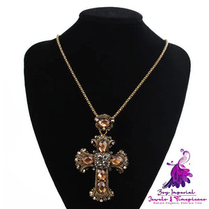 Retro Noble Cross Inlaid Gem Necklace