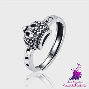 Crown Push Pull Design Ring