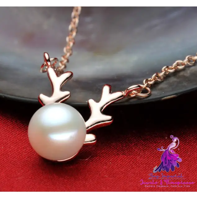 Small Elk Pearl Pendant