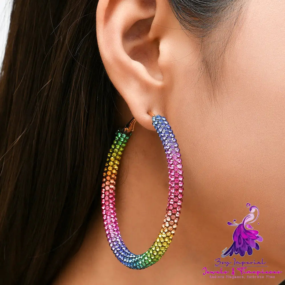 Diamond-encrusted Ear Stud With Geometric Circle