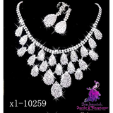 Gorgeous Diamond Evening Jewelry Set