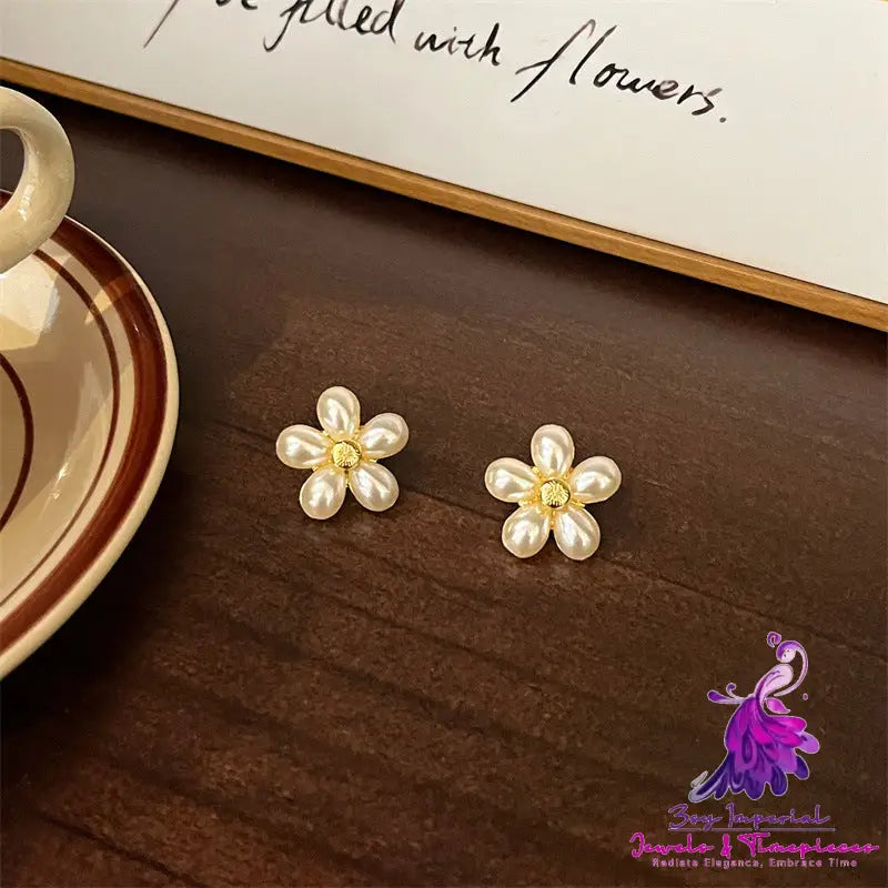 Gentle Flower Pearl Earrings