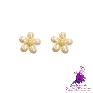 Gentle Flower Pearl Earrings