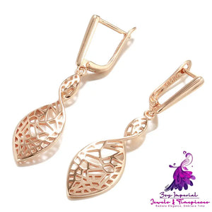 Retro Hollow Women’s Earrings Accessories