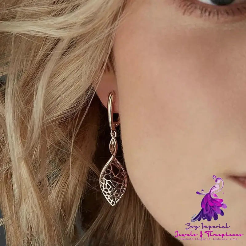 Retro Hollow Women’s Earrings Accessories