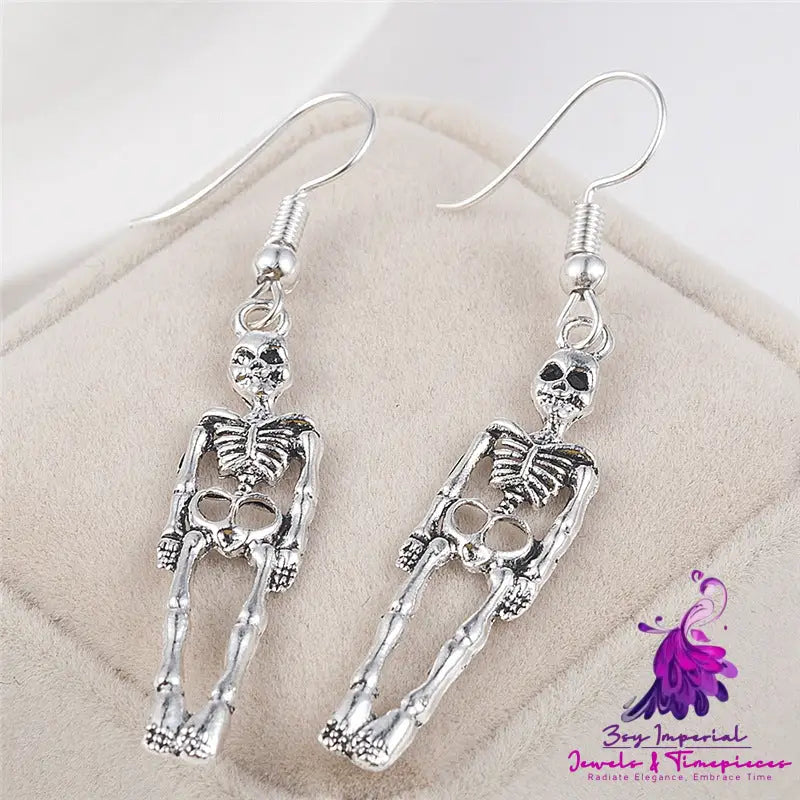 Retro Skull Pendant Earrings