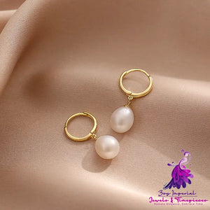 Fashionable Natural Pearl Earrings