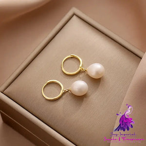 Fashionable Natural Pearl Earrings