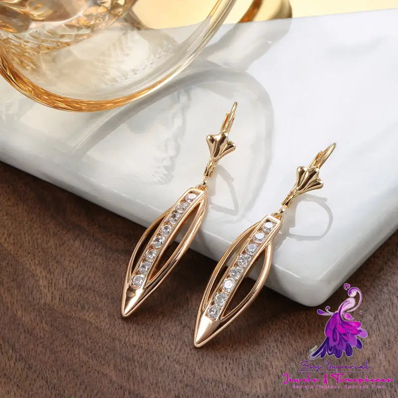 Exquisite Leaves Zirconia Earrings