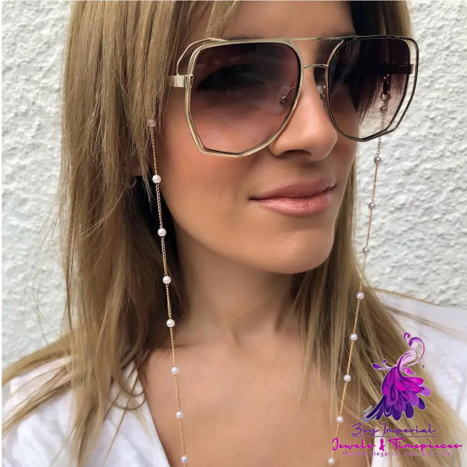 Chic Pearl Glasses Chain