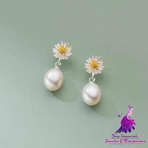 Ladies Fashion Little Daisy Pearl Earrings