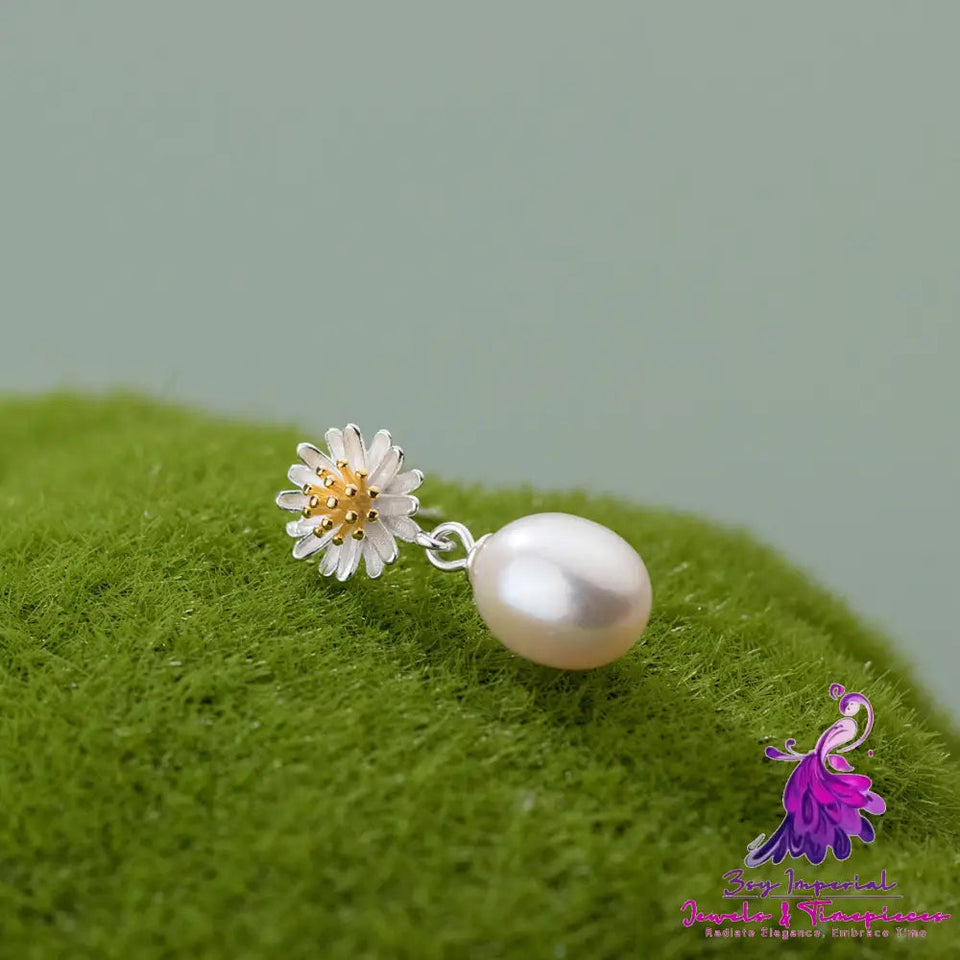 Ladies Fashion Little Daisy Pearl Earrings