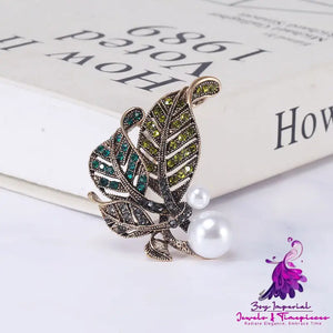 Retro Rhinestone Pearl Leaf Brooch