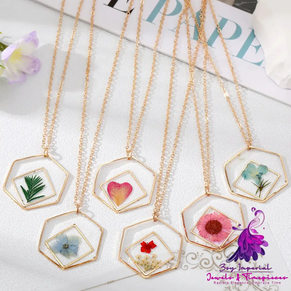 Simplified Geometric Hexagonal Dry Flower Necklace