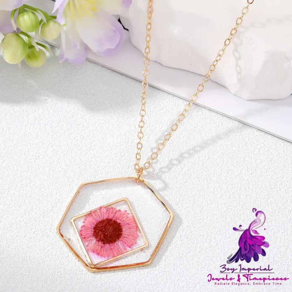 Simplified Geometric Hexagonal Dry Flower Necklace