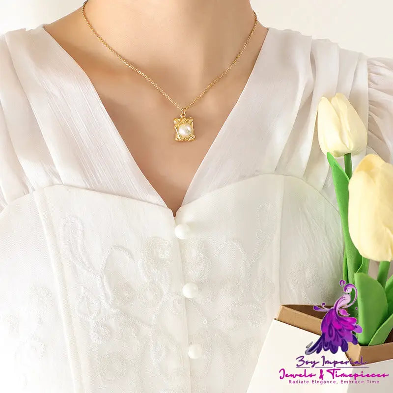 French Style Pearl Square Plate Pendant Necklace Female