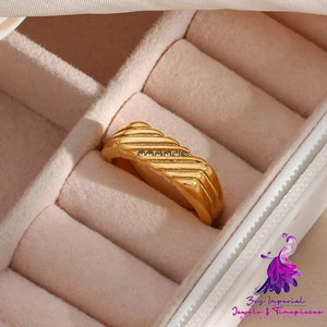 18K Gold Diagonal Stripe Inlaid Zircon Rectangular Ring For