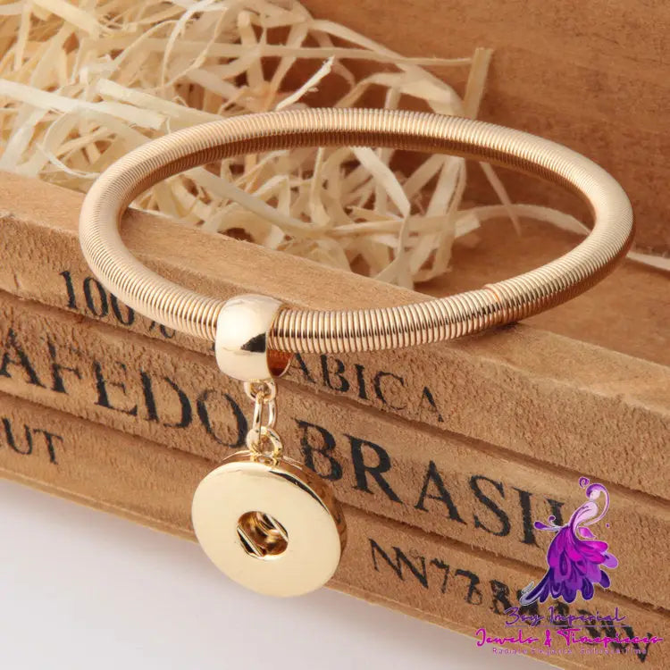 18k Gold Stretch Bracelet