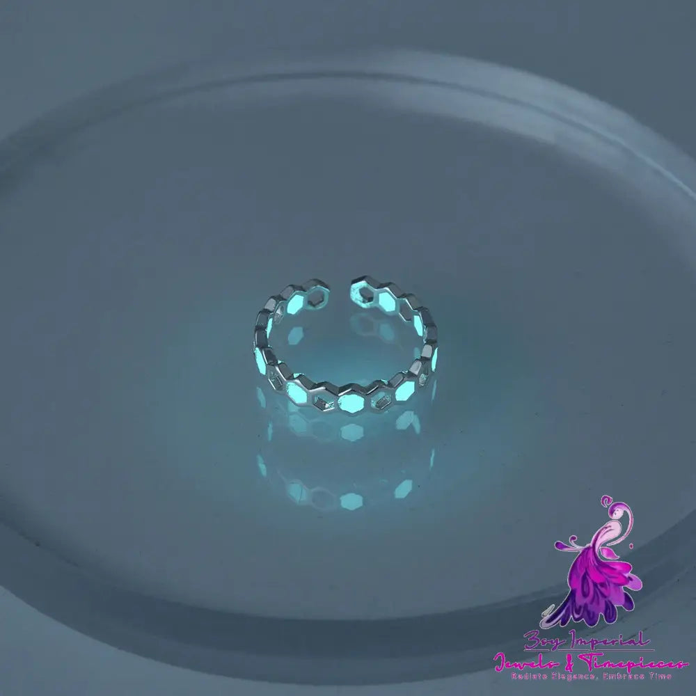 Hollow Honeycomb Zircon Ring