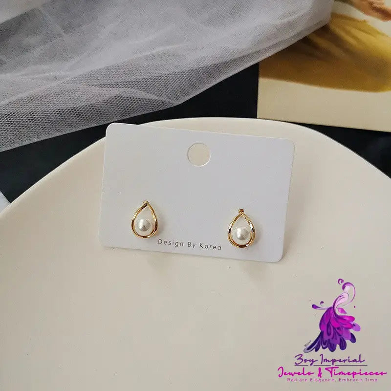 Oval Hollow Highlight Pearl Earrings