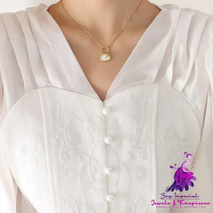 Imitation Pearl White Sea Shell Necklace for Women