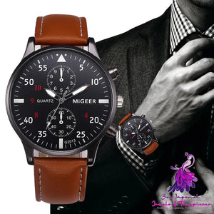 Retro Design Men’s Leather Watch